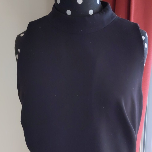 Sleeveless black faux wrap dress - Picture 2 of 4